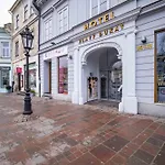 Hotel Ar Golden House Ii 4*