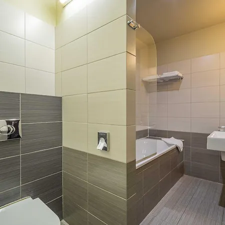 Отель Ar Golden House Ii