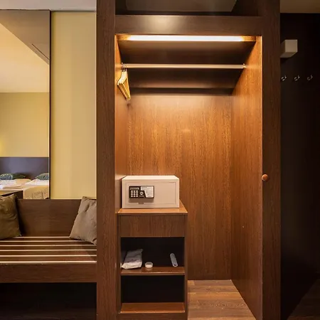 Ar Golden House Ii 4*